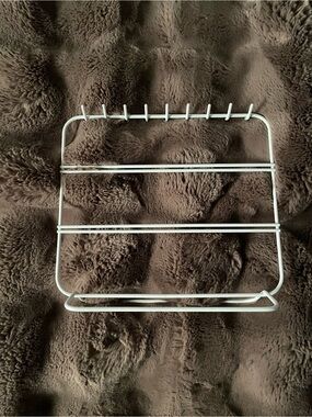 White Metal Necklace/Jewelry Organizer